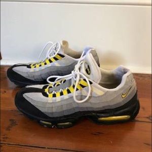 Men’s Nike Airmax 95s yellow/gray